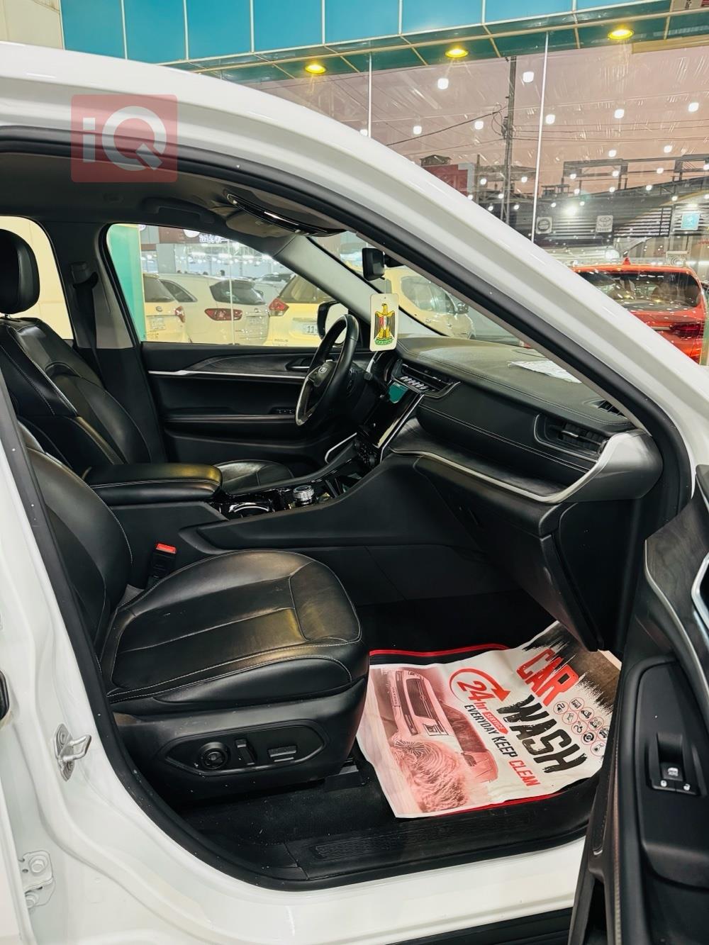 جیپ گراند شیرۆکی